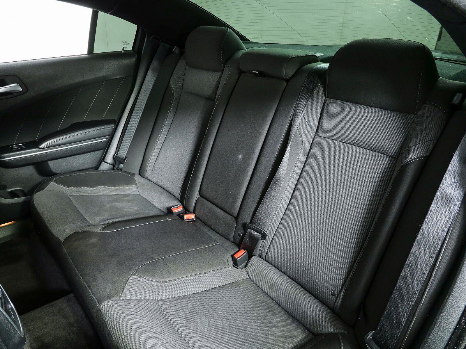 Used 2018 Dodge Charger R/T RWD image 17
