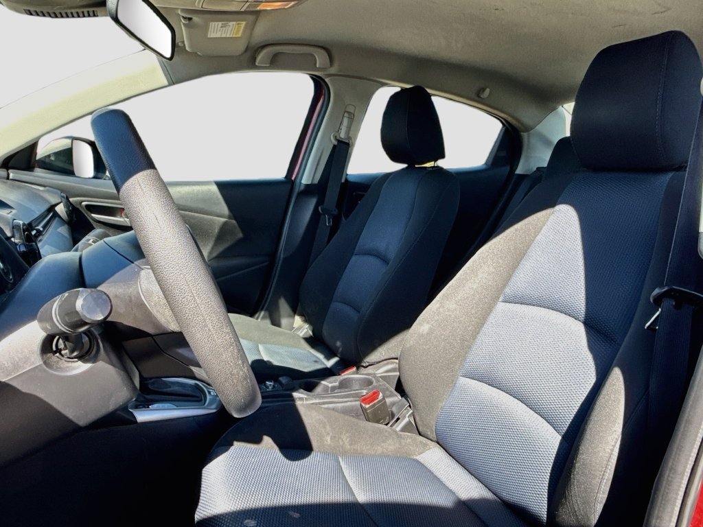 Used 2019 Toyota Yaris L FWD image 14