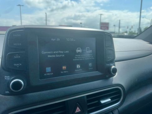 Used 2018 Hyundai Kona SE AWD/4WD image 32