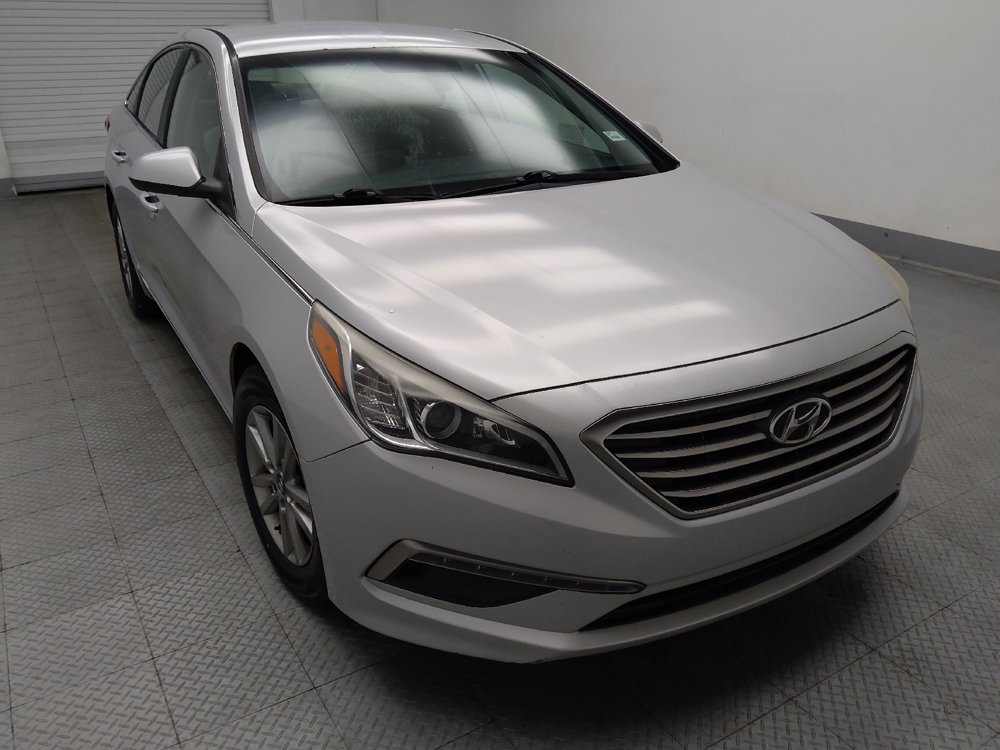 Used 2015 Hyundai Sonata SE w/ Option Group 02 FWD image 14