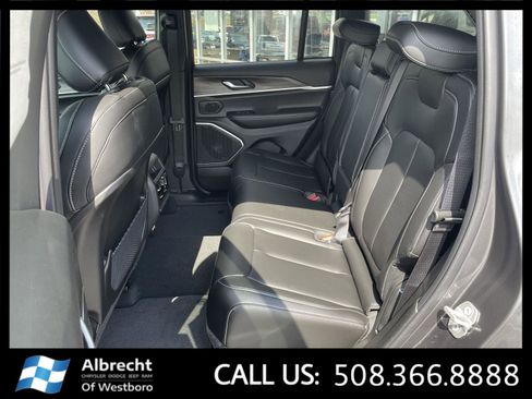 New 2026 Jeep Grand Cherokee Limited image 12