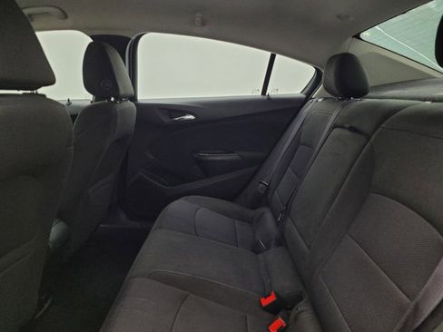 Used 2017 Chevrolet Cruze LT w/ Convenience Package image 18