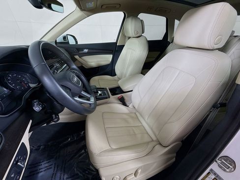 Certified 2023 Audi Q5 2.0T Premium w/ Convenience Package image 5