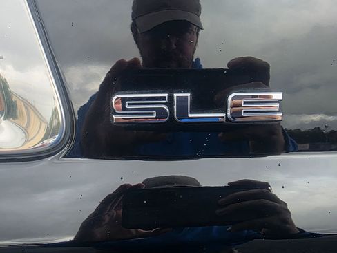 Used 2019 GMC Yukon SLE w/ SLE Value Package image 11