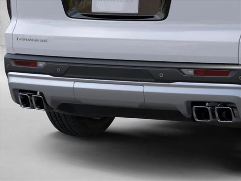 New 2025 Chevrolet Traverse LT w/ Driver Confidence Package image 14