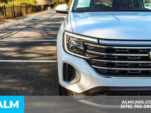 Used 2024 Volkswagen Atlas SE image 12