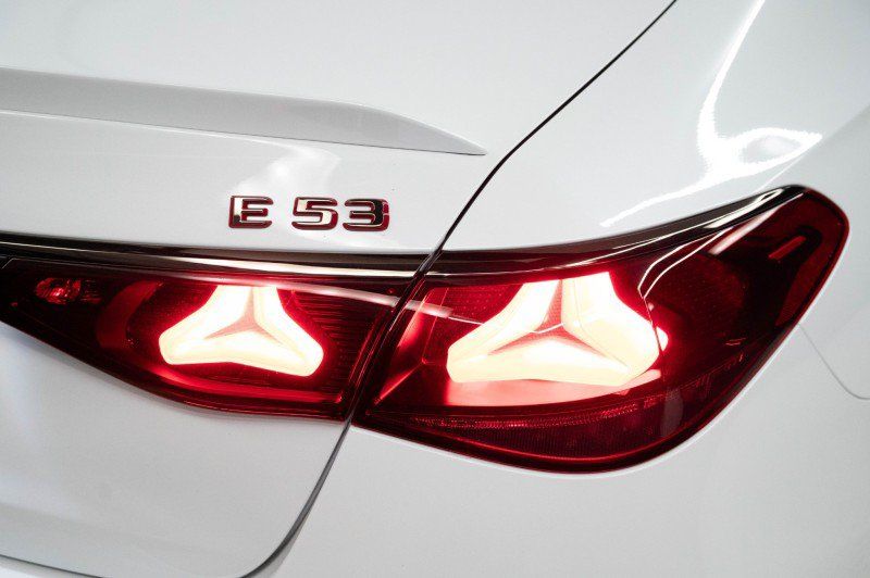 New 2027 Mercedes-Benz E 53 AMG e 4MATIC Sedan image 10