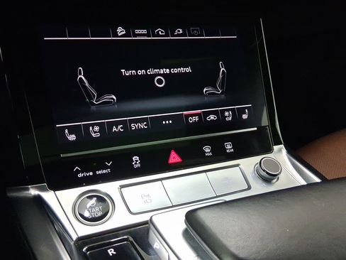 Used 2022 Audi e-tron Premium Plus w/ Premium Plus Package image 24