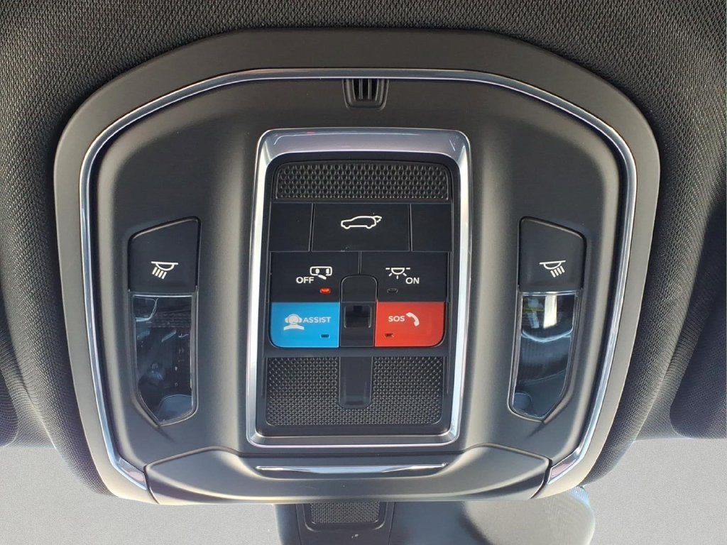 New 2026 Jeep Grand Cherokee Altitude RWD image 11