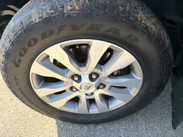 Used 2015 Toyota Tundra Limited AWD/4WD image 26