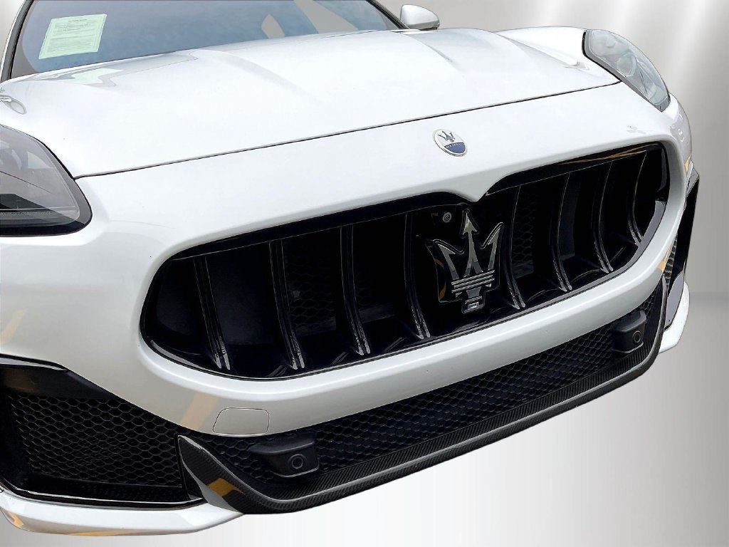 Used 2023 Maserati Grecale Modena AWD/4WD image 32