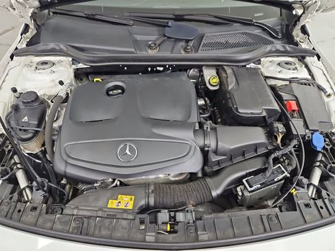 Used 2018 Mercedes-Benz GLA 250 4MATIC image 14