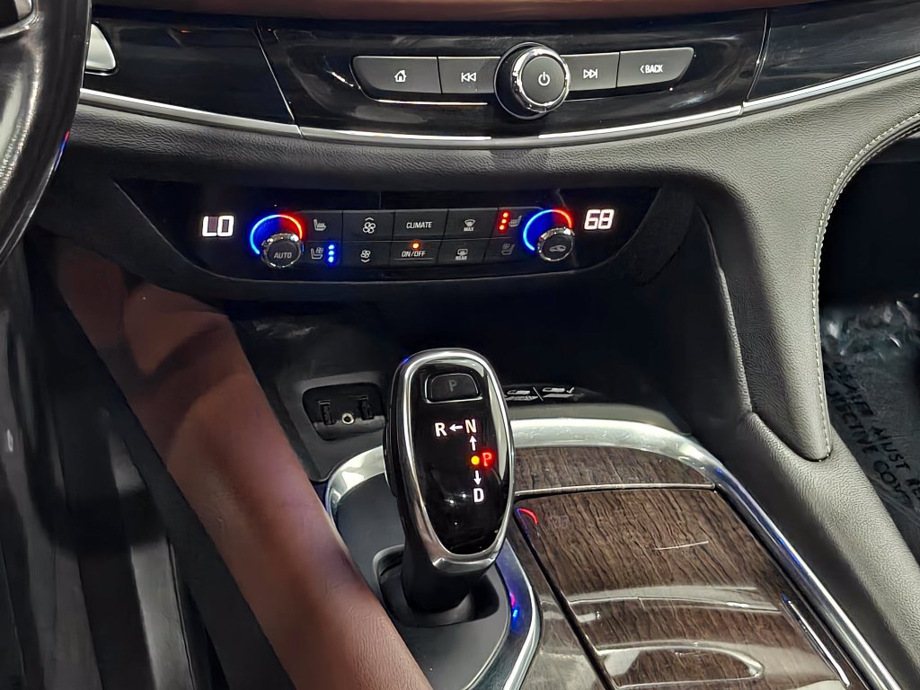 Used 2018 Buick Enclave Avenir w/ Avenir Technology Package AWD/4WD image 9