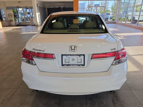 Used 2011 Honda Accord EX-L image 9