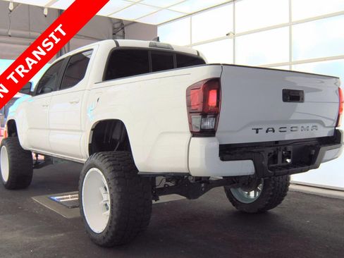 Used 2021 Toyota Tacoma SR w/ SR Convenience Package image 4
