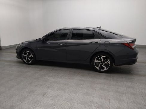 Used 2023 Hyundai Elantra SEL w/ Convenience Package image 3