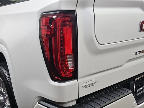 Certified 2020 GMC Sierra 1500 Denali w/ Denali Ultimate Package AWD/4WD image 40