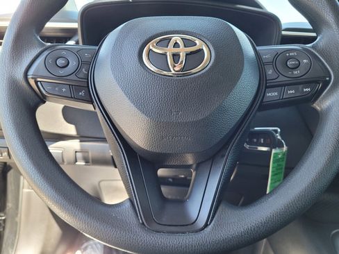 Used 2020 Toyota Corolla LE FWD image 11