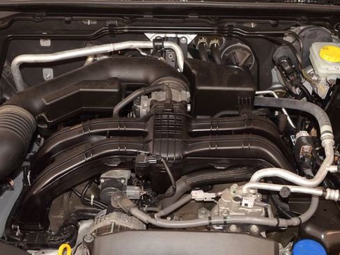 Used 2023 Subaru Outback Premium image 3