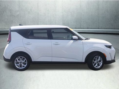 Used 2023 Kia Soul LX w/ LX Technology Package FWD image 10