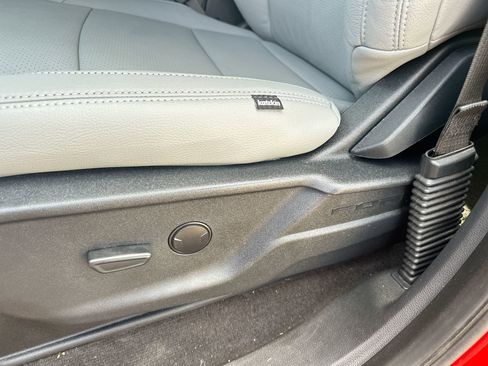 Used 2022 Ford F150 XLT image 12