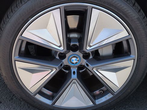 Used 2023 BMW i4 eDrive35 RWD image 13