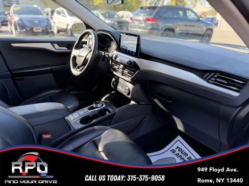 Used 2020 Ford Escape SEL image 17