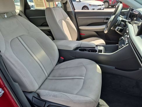 Used 2025 Hyundai Sonata SEL FWD image 31