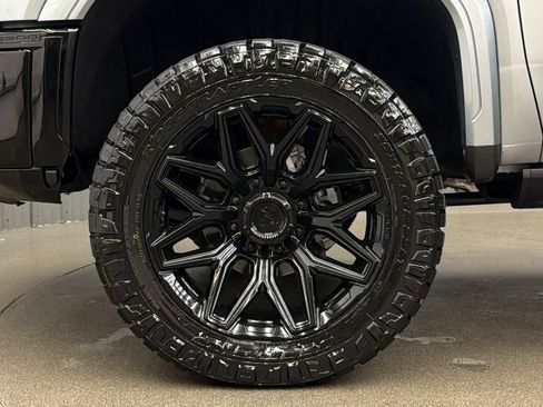 Used 2026 GMC Sierra 2500 AT4X AWD/4WD image 10
