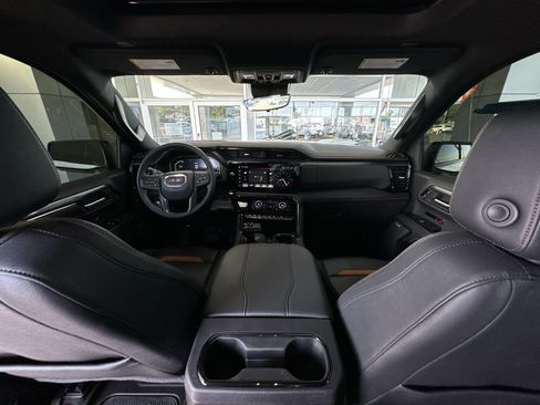 Used 2024 GMC Sierra 1500 AT4 w/ Technology Package AWD/4WD image 21