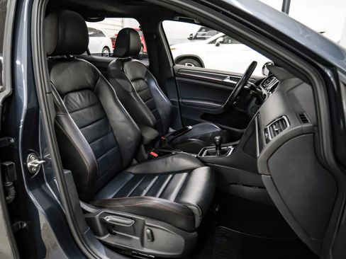 Used 2019 Volkswagen GTI SE FWD image 31