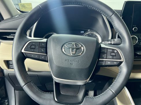 Used 2023 Toyota Highlander XLE FWD image 15