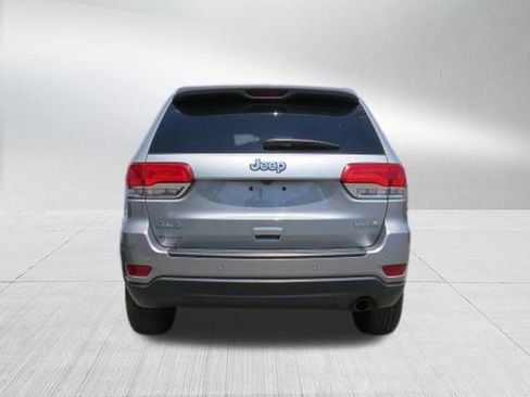 Used 2019 Jeep Grand Cherokee Laredo AWD/4WD image 4
