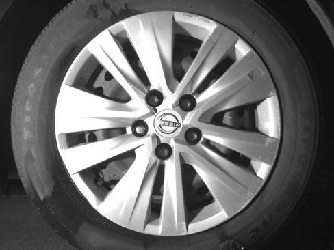 Used 2025 Nissan Sentra S FWD image 13