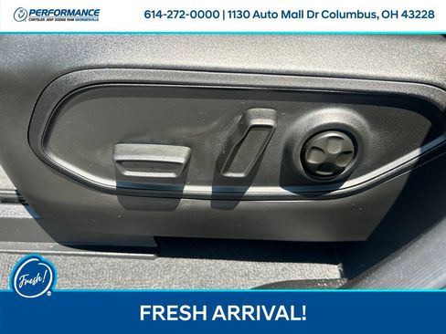 Used 2026 Jeep Grand Cherokee Laredo AWD/4WD image 18