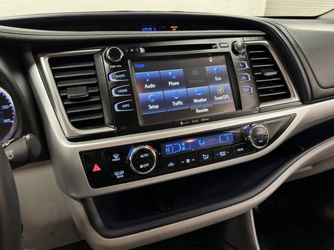 Used 2019 Toyota Highlander Plus image 21