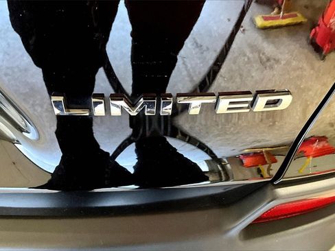 Used 2022 Jeep Cherokee Limited image 24