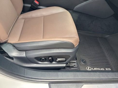 Used 2022 Lexus ES 350 w/ Premium Package FWD image 10