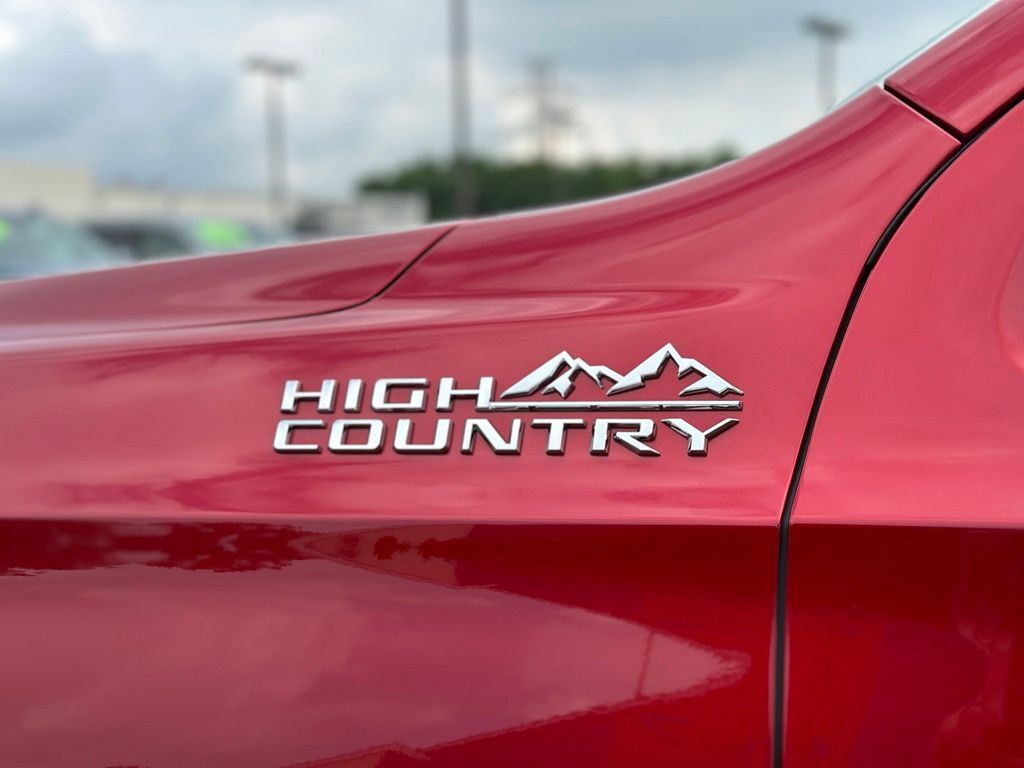 Certified 2025 Chevrolet Tahoe High Country AWD/4WD image 39