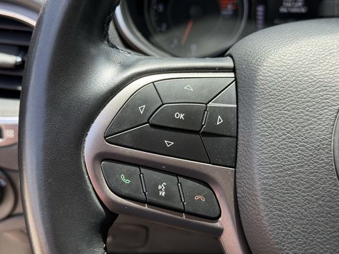 Used 2021 Jeep Cherokee Latitude Lux w/ Trailer Tow Group AWD/4WD image 16