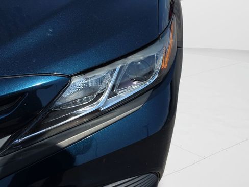 Used 2020 Toyota Camry SE FWD image 9