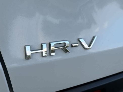 Used 2025 Honda HR-V LX image 10