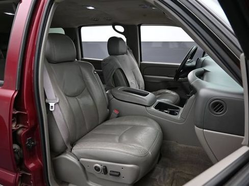 Used 2004 Chevrolet Suburban LT w/ Preferred Equipment Group RWD image 28