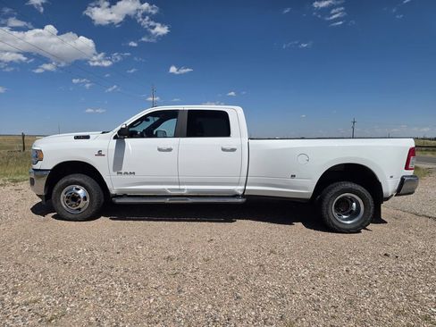 Used 2022 RAM 3500 Big Horn AWD/4WD image 2
