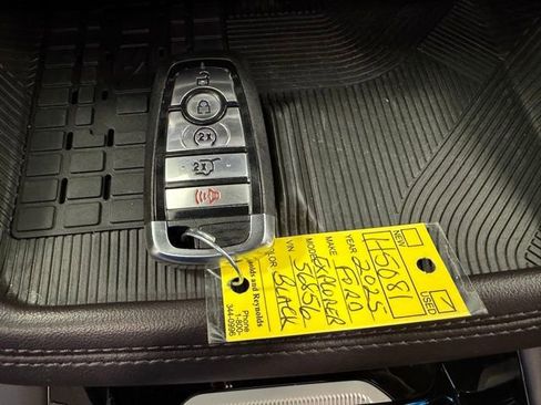 Used 2025 Ford Explorer Platinum w/ Ultimate Package AWD/4WD image 46