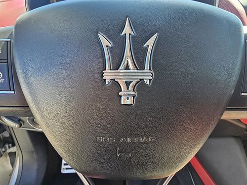 Used 2017 Maserati Levante S image 27