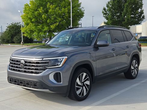 Used 2025 Volkswagen Atlas SE FWD image 8