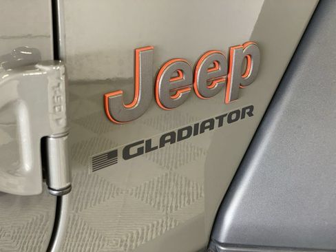 Used 2023 Jeep Gladiator Mojave w/ Cold Weather Group AWD/4WD image 38