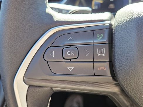 New 2025 Jeep Grand Cherokee Altitude image 22