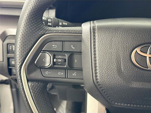 Used 2025 Toyota Tacoma TRD Off-Road AWD/4WD image 21